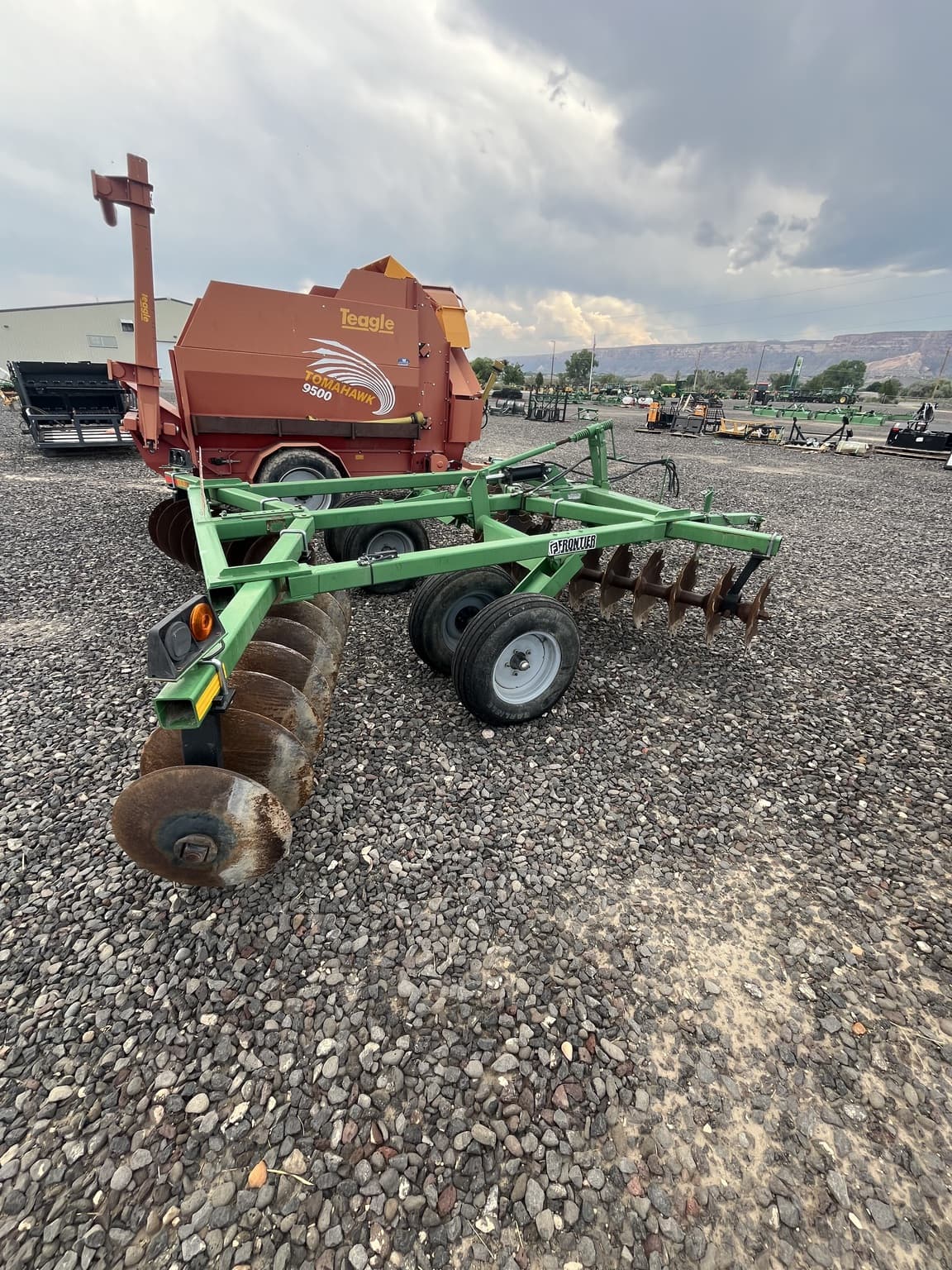 2011 Frontier DH1612 Image