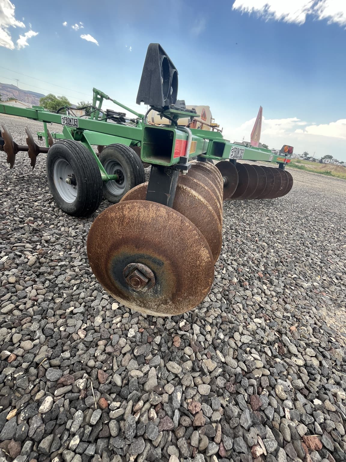 2011 Frontier DH1612 Image