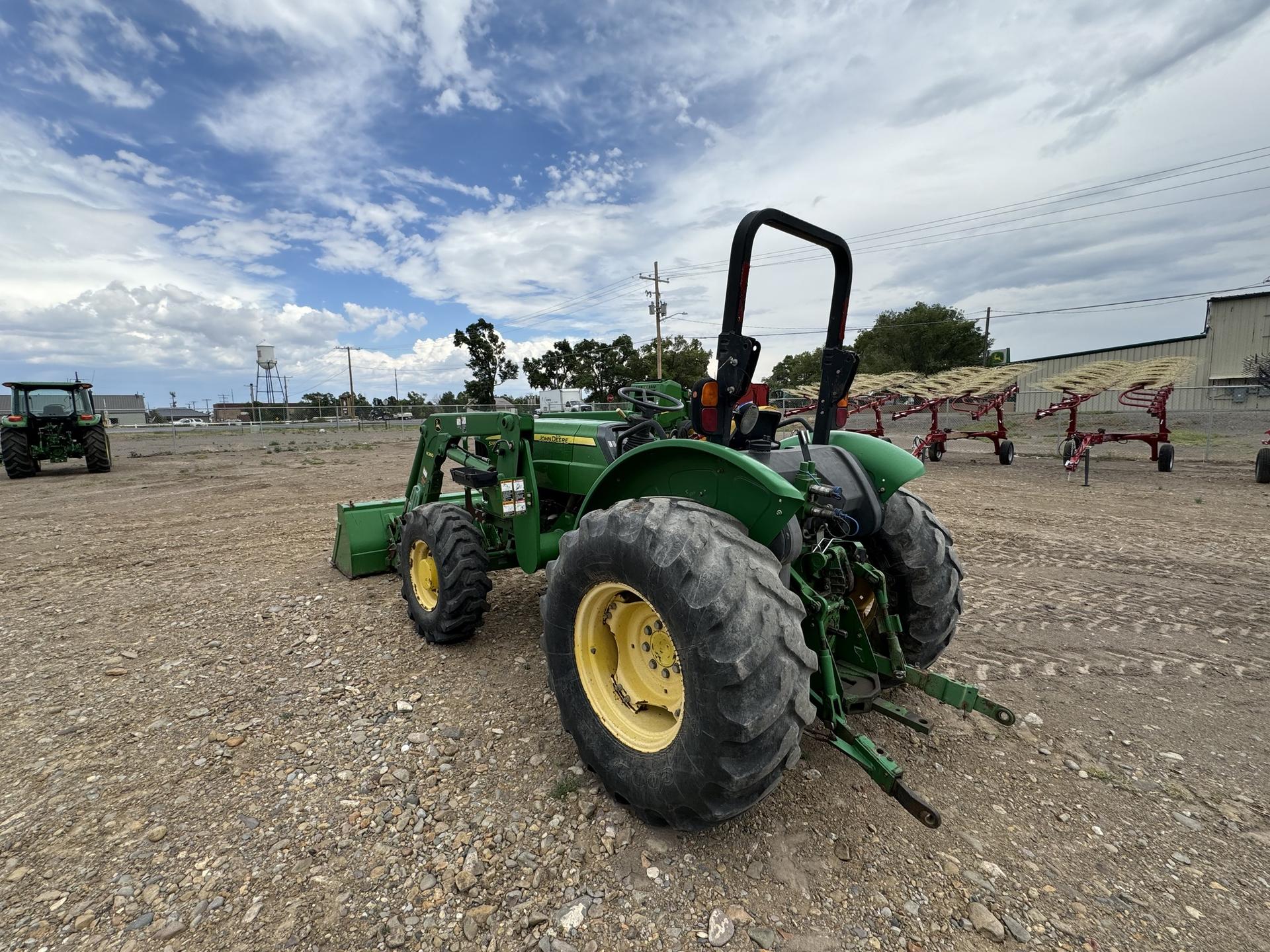 2012 John Deere 5093E Image