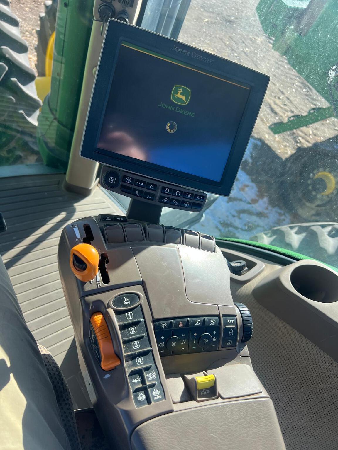 2019 John Deere 8320R Image