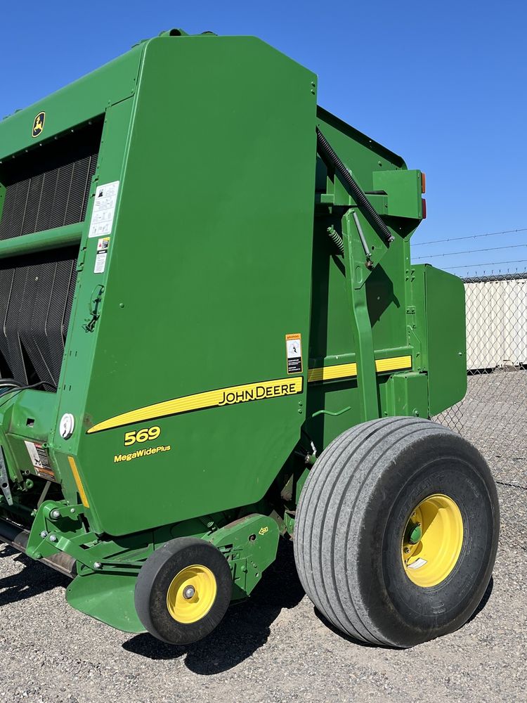 2017 John Deere 569 Image