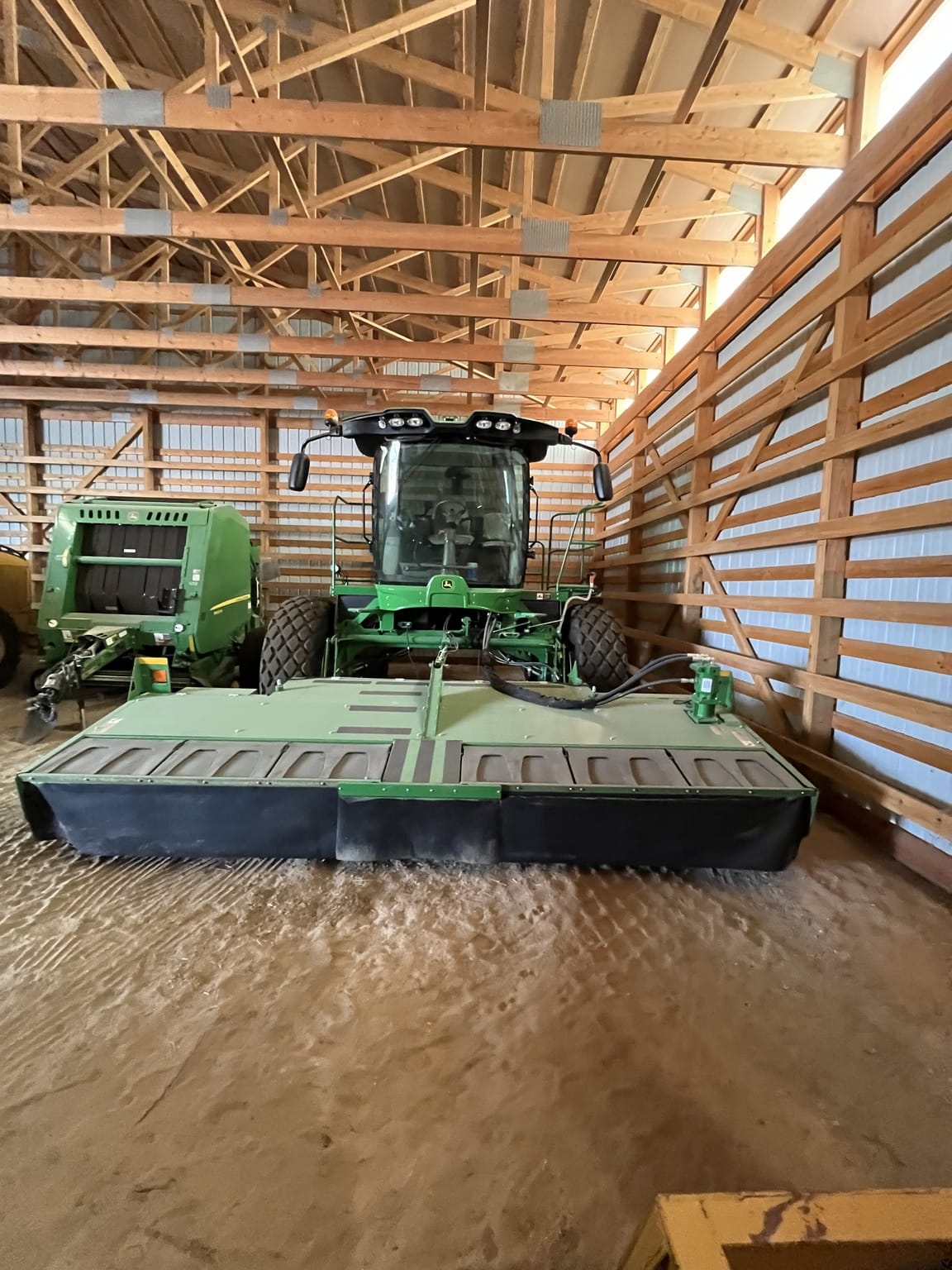 2020 John Deere W235 Image
