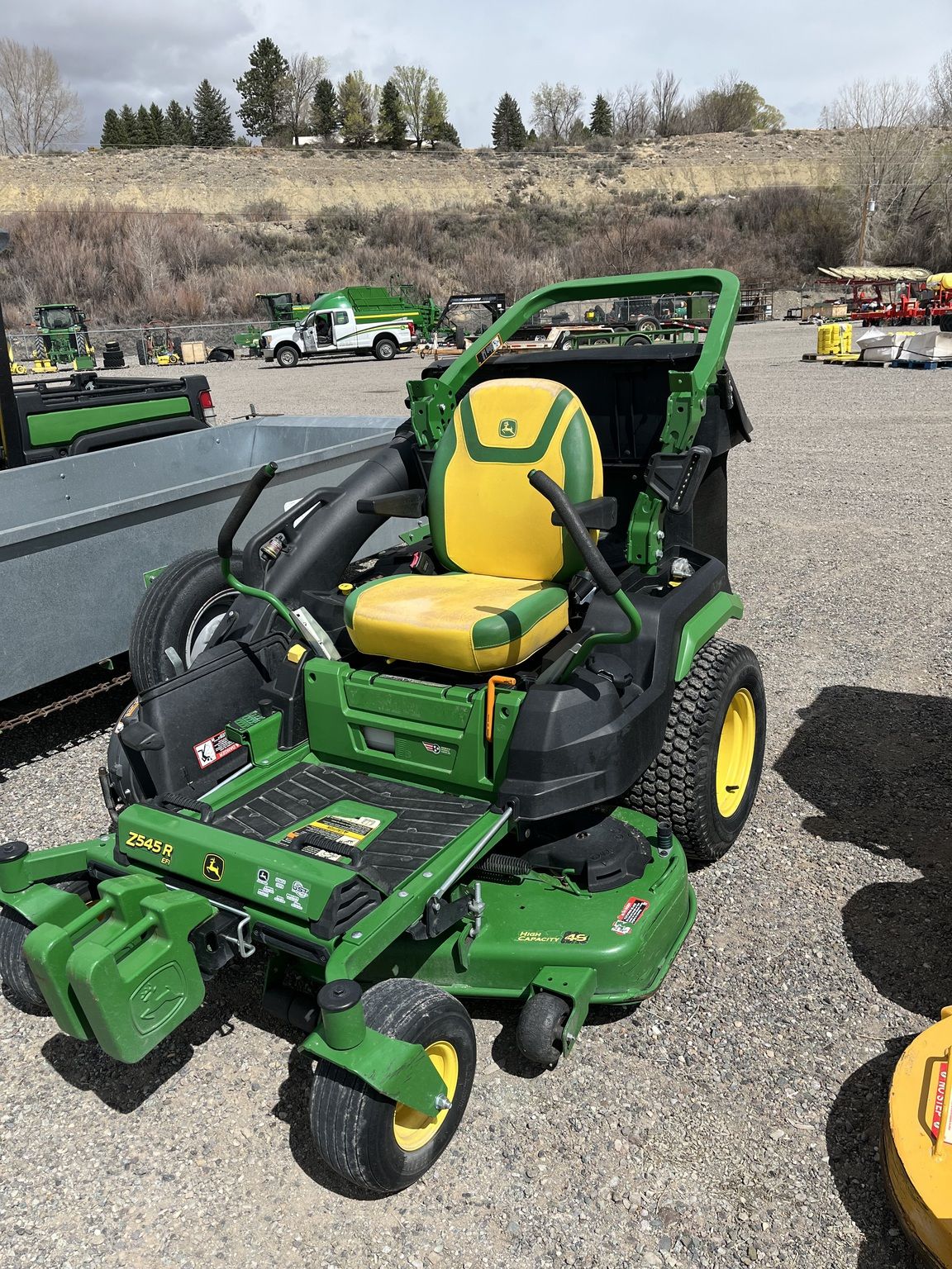 2023 John Deere Z545R Image