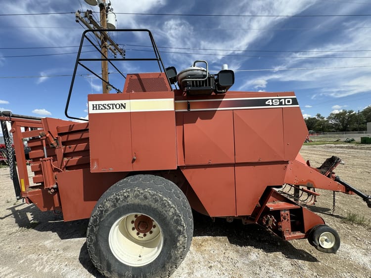2004 Hesston 4910 Image