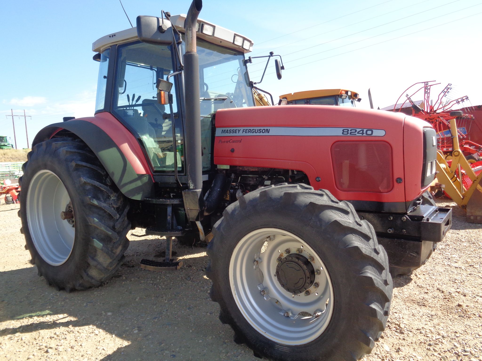 2001 Massey 8240 Image
