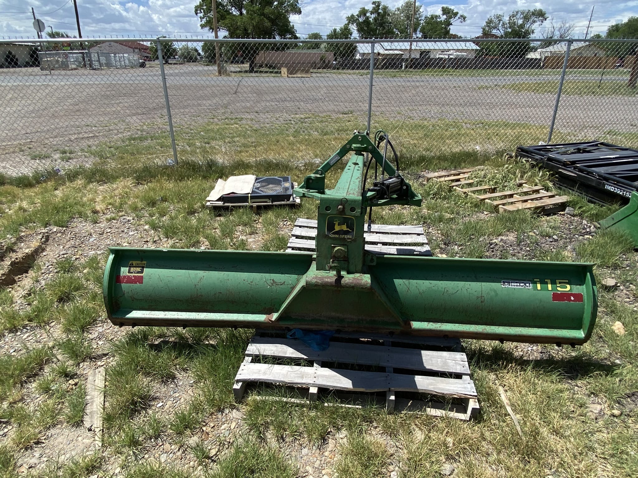 John Deere 115 Image