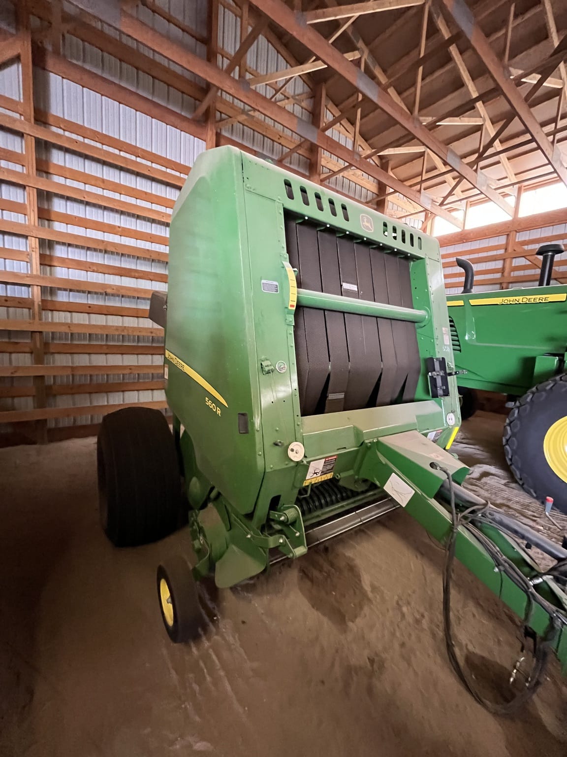 John Deere 560R Image